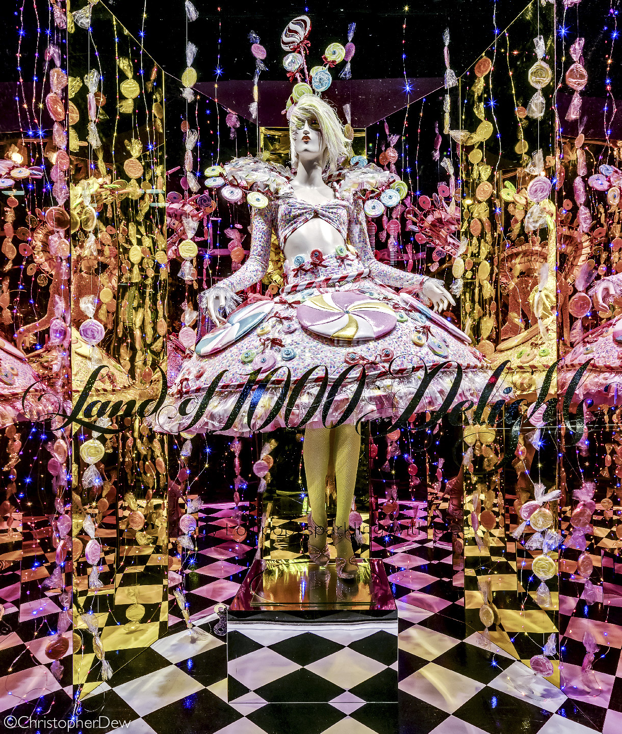 saks-fifth-ave-window.jpg